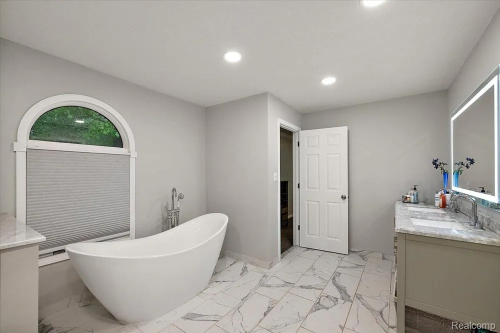 7291 Parkwood Drive Tyrone Township, MI 48430