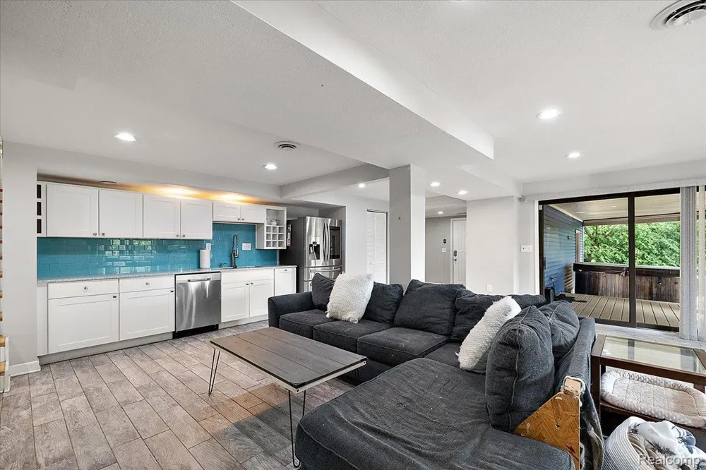 7291 Parkwood Drive Tyrone Township, MI 48430
