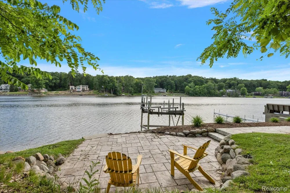7291 Parkwood Drive Tyrone Township, MI 48430
