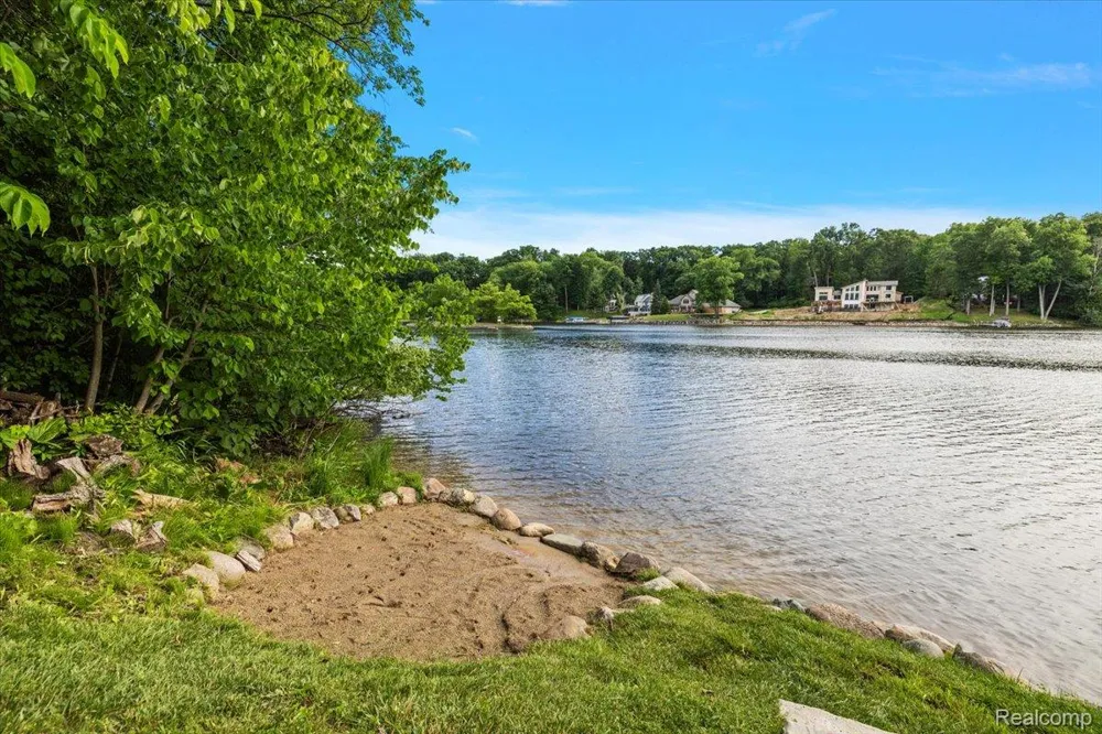 7291 Parkwood Drive Tyrone Township, MI 48430