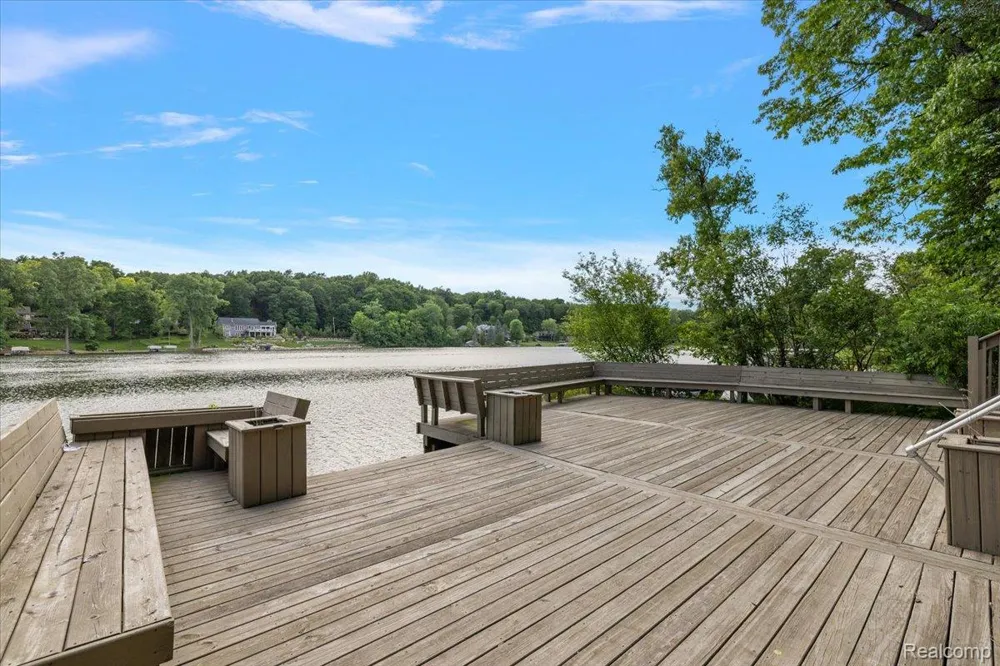 7291 Parkwood Drive Tyrone Township, MI 48430