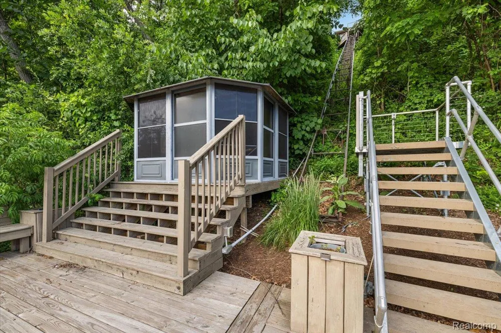 7291 Parkwood Drive Tyrone Township, MI 48430