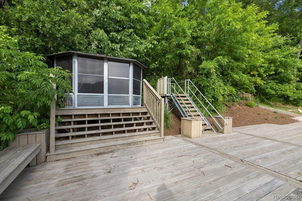 7291 Parkwood Drive Tyrone Township, MI 48430