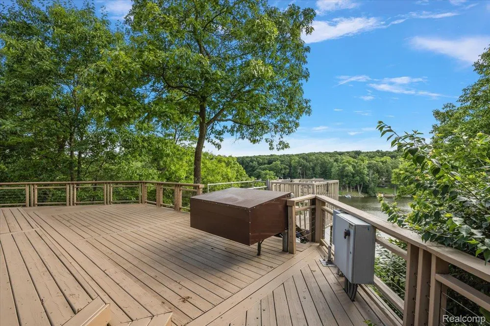 7291 Parkwood Drive Tyrone Township, MI 48430