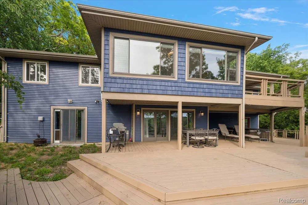 7291 Parkwood Drive Tyrone Township, MI 48430