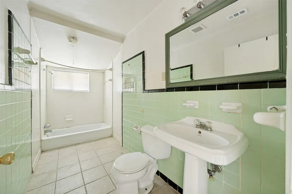 209 Woodward Street Austin, TX 78704