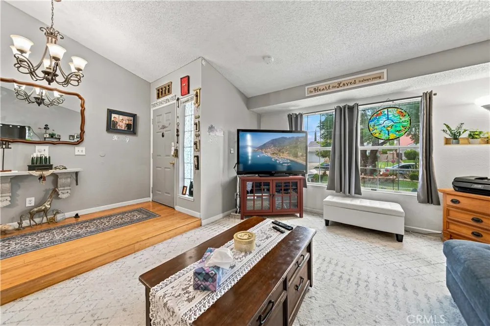 37031 La Contempo Palmdale, CA 93550