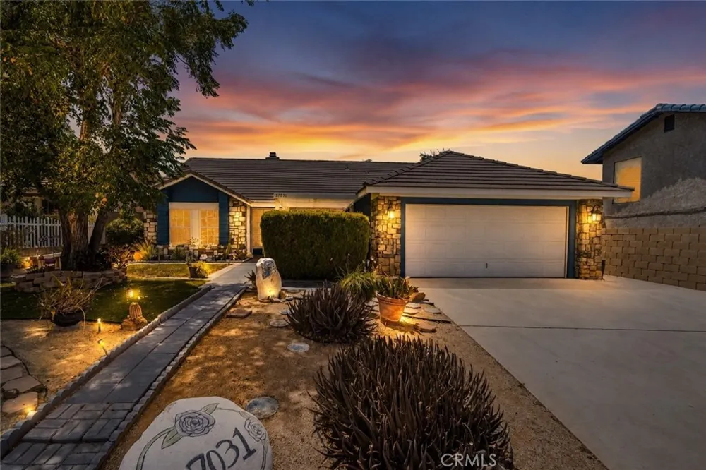 37031 La Contempo Palmdale, CA 93550