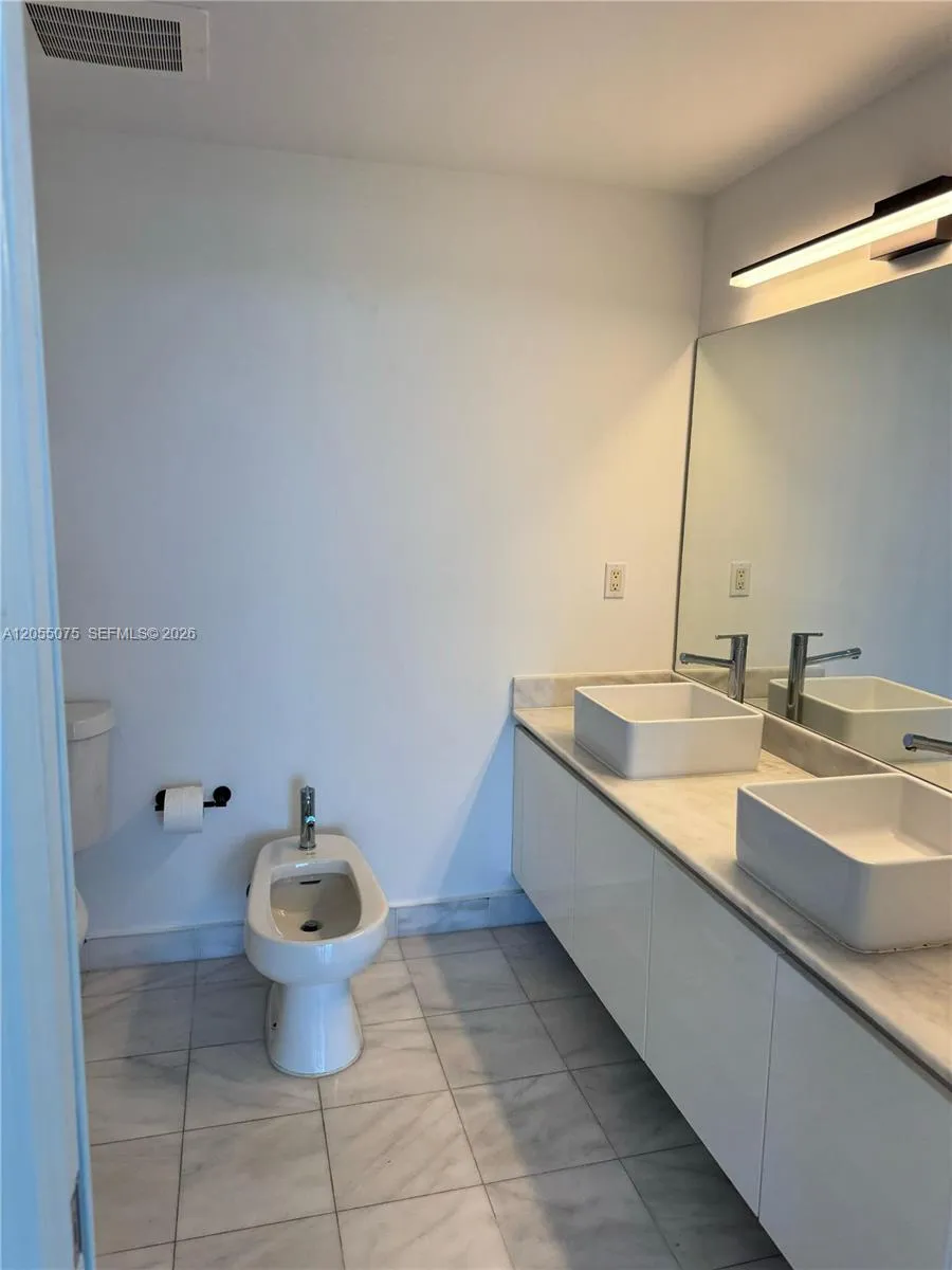 601 NE 36th St #1205 Miami, FL 33137