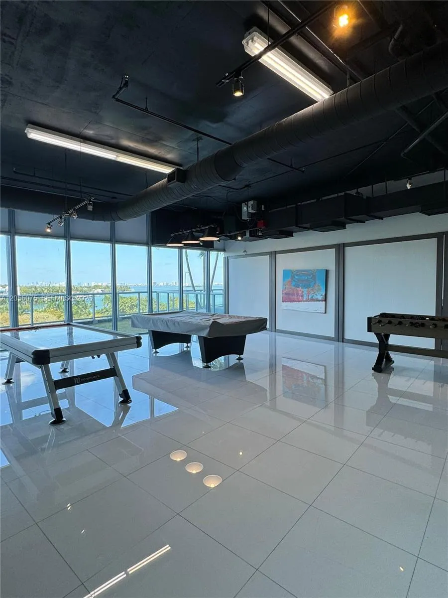 601 NE 36th St #1205 Miami, FL 33137