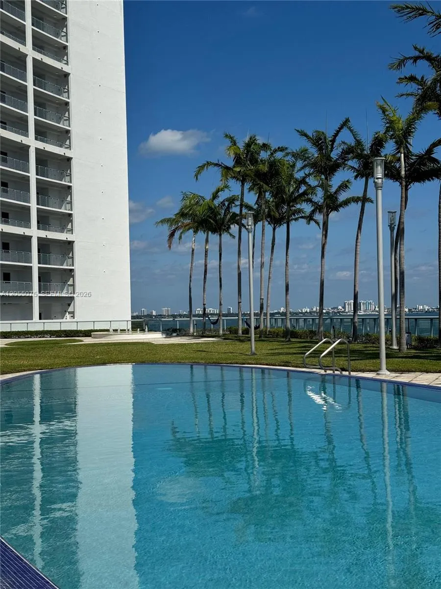 601 NE 36th St #1205 Miami, FL 33137