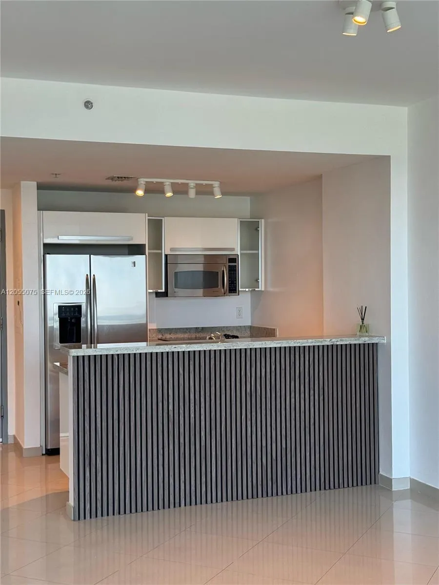 601 NE 36th St #1205 Miami, FL 33137