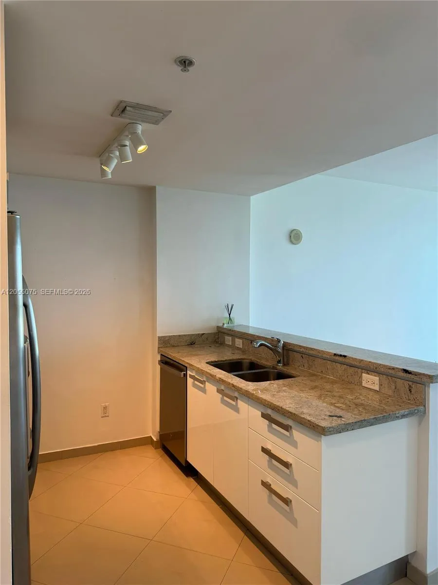 601 NE 36th St #1205 Miami, FL 33137
