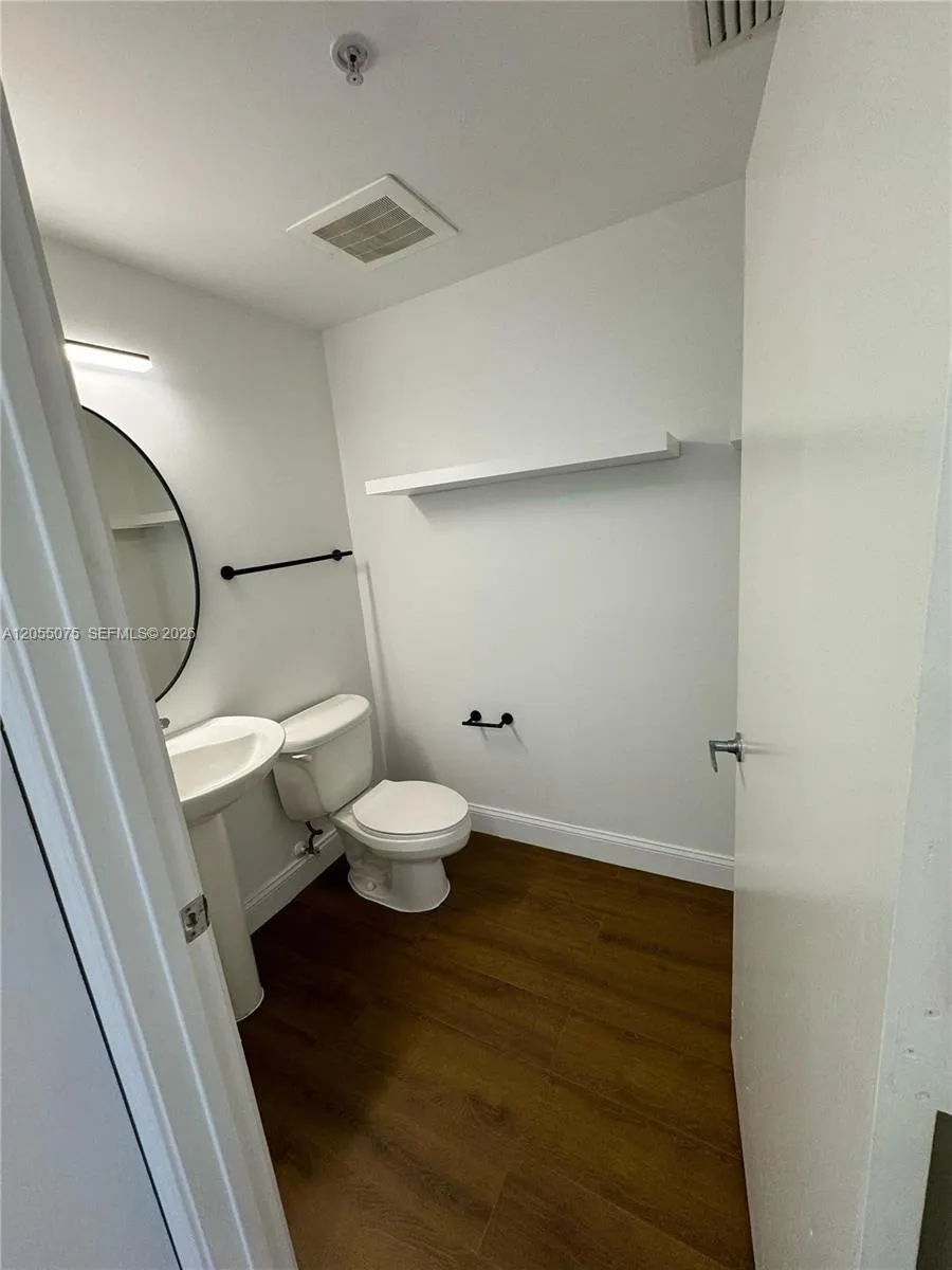 601 NE 36th St #1205 Miami, FL 33137
