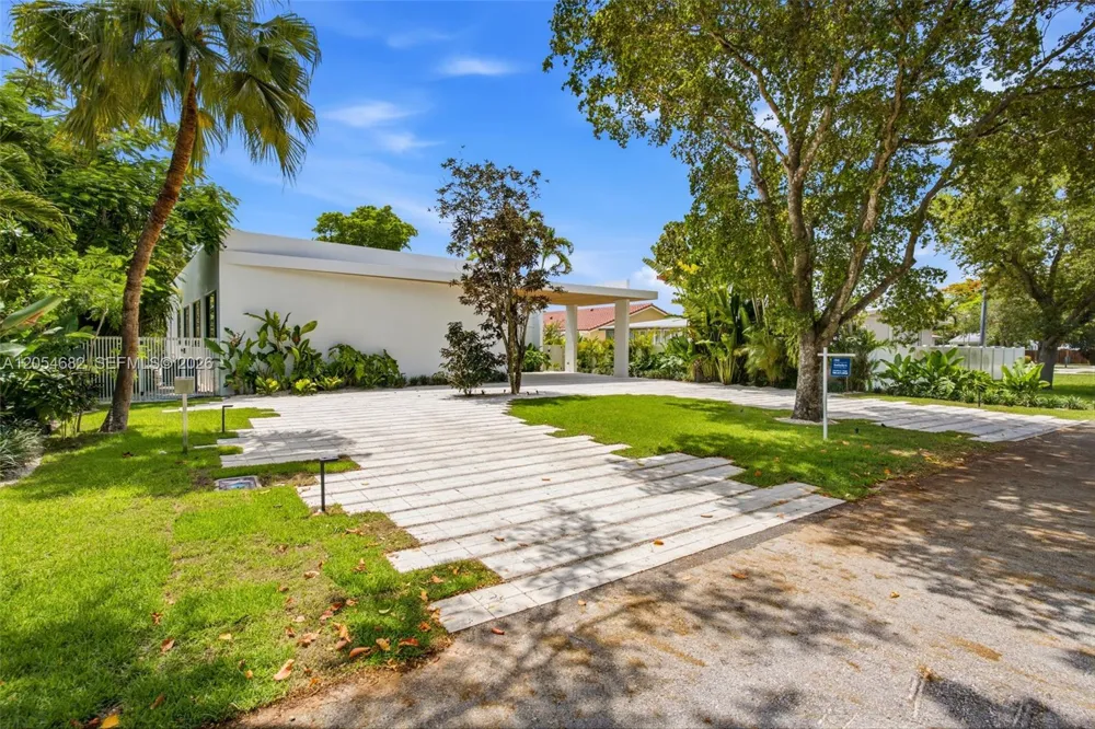 188 Cherokee St Miami Springs, FL 33166