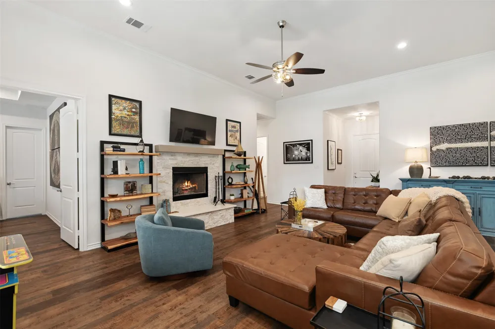 317 Kauai Court Tool, TX 75143
