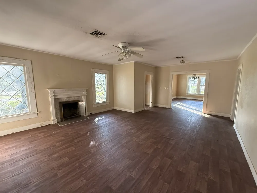 100 Smith Street Naples, TX 75568