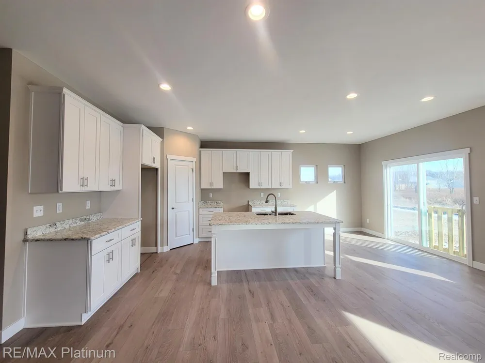 6251 Brook Stone Lane Fenton Charter Township, MI 48451