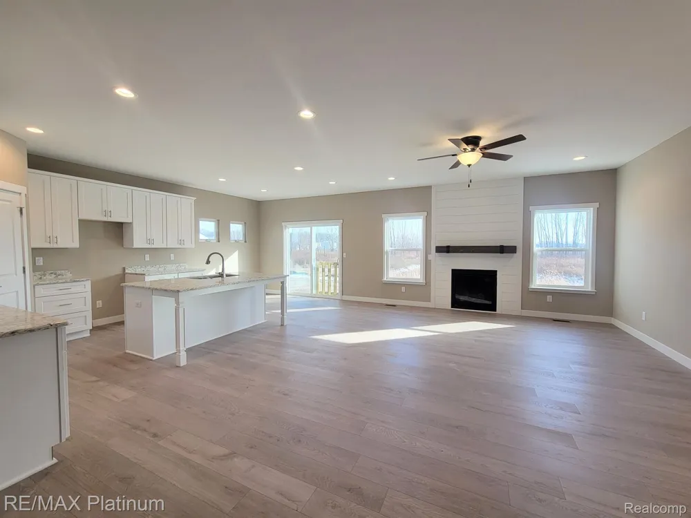 6251 Brook Stone Lane Fenton Charter Township, MI 48451