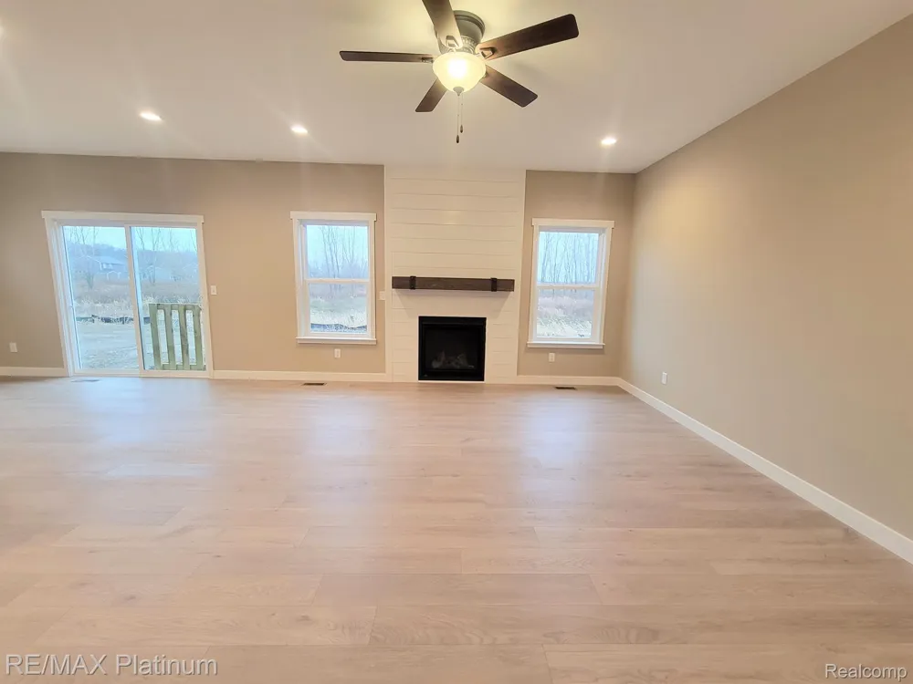 6251 Brook Stone Lane Fenton Charter Township, MI 48451