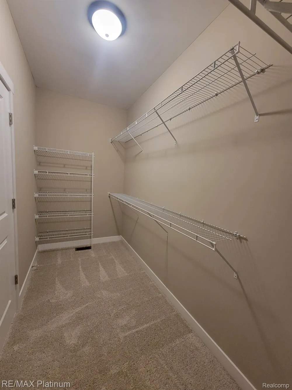 6251 Brook Stone Lane Fenton Charter Township, MI 48451