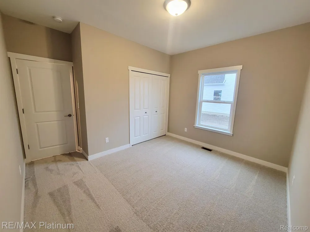 6251 Brook Stone Lane Fenton Charter Township, MI 48451