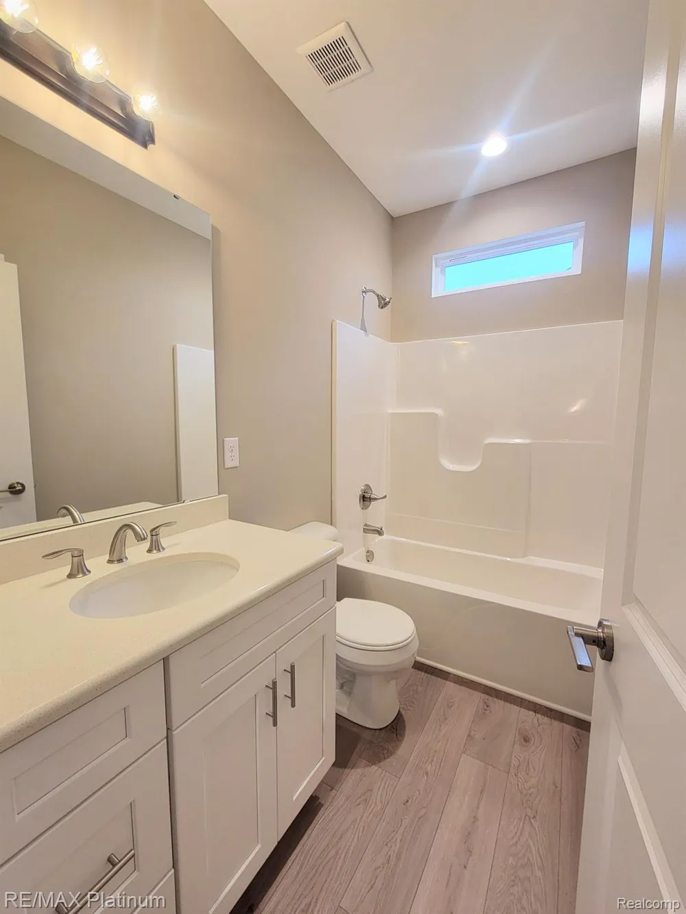 6251 Brook Stone Lane Fenton Charter Township, MI 48451