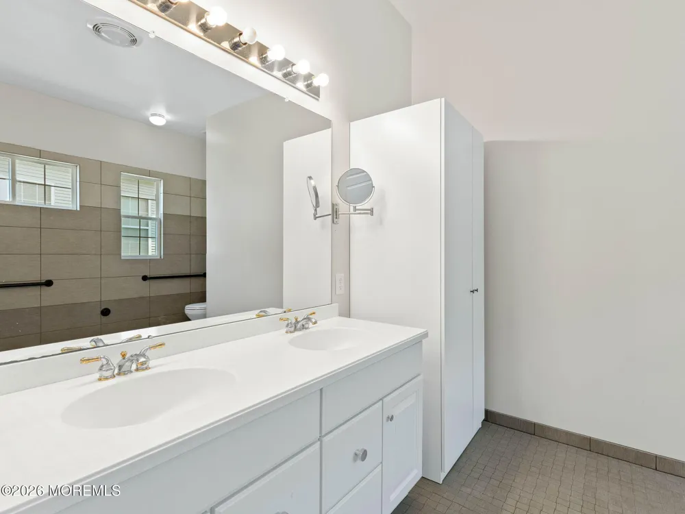 80 Silverside Road Lakewood, NJ 08701