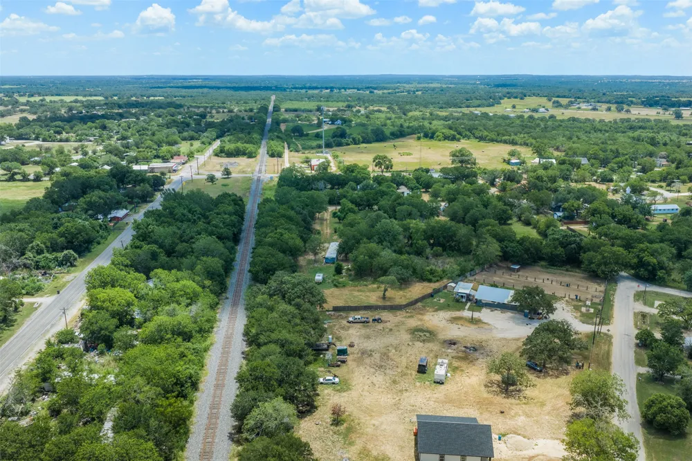 80 Packard Drive Dale, TX 78616