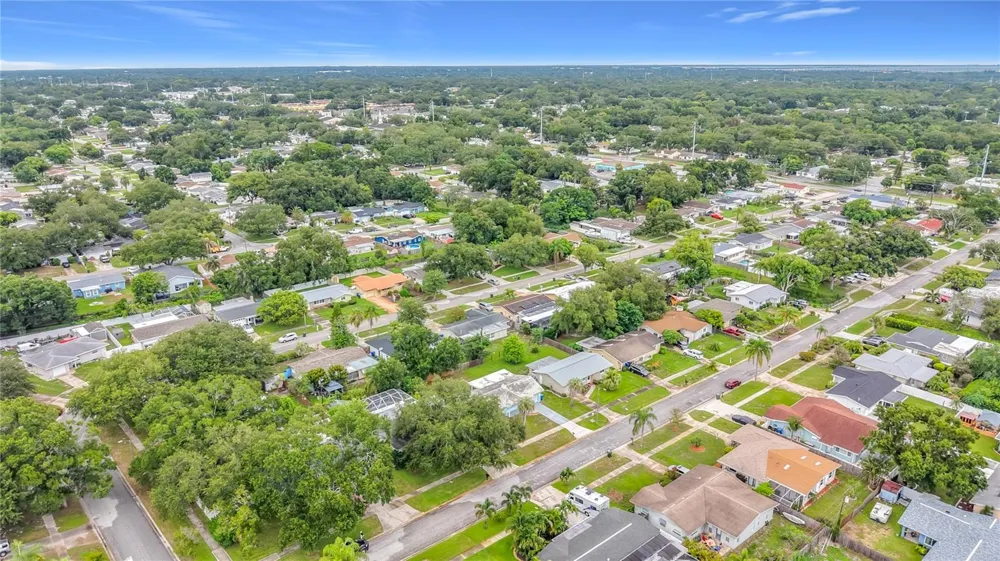 890 7TH AVENUE NE Largo, FL 33770