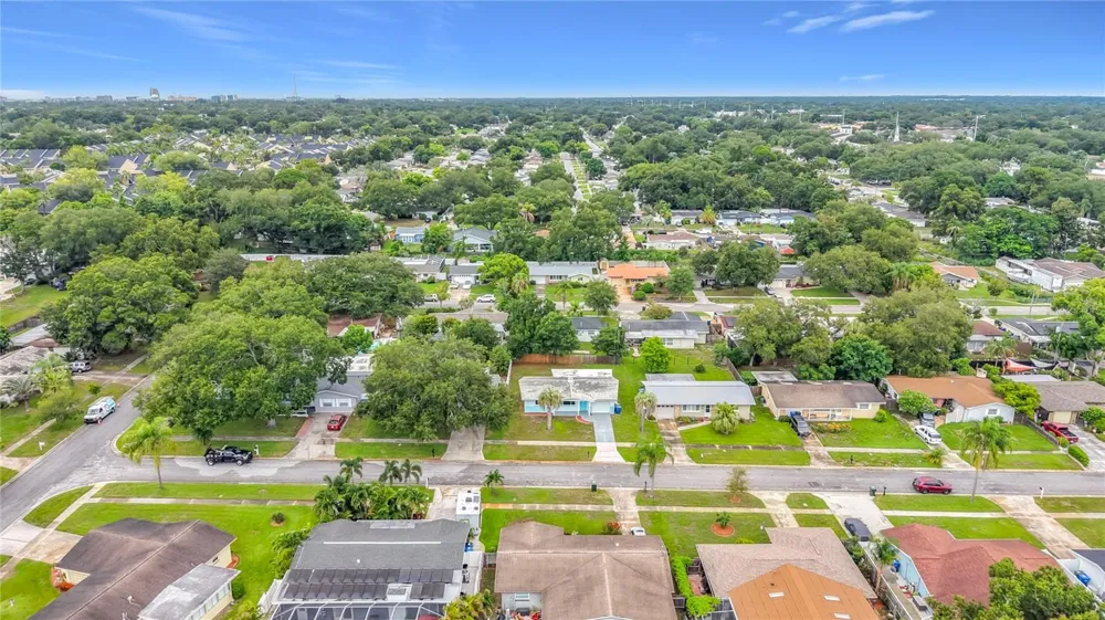 890 7TH AVENUE NE Largo, FL 33770