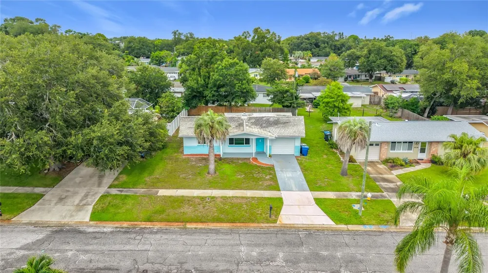 890 7TH AVENUE NE Largo, FL 33770