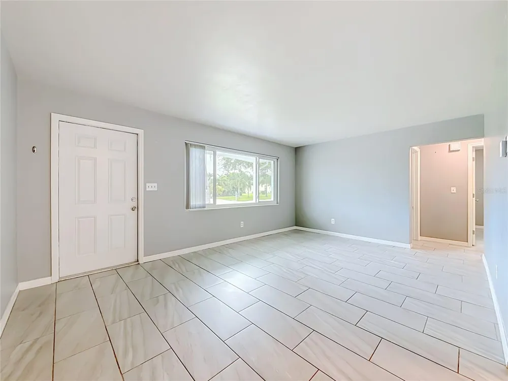 890 7TH AVENUE NE Largo, FL 33770