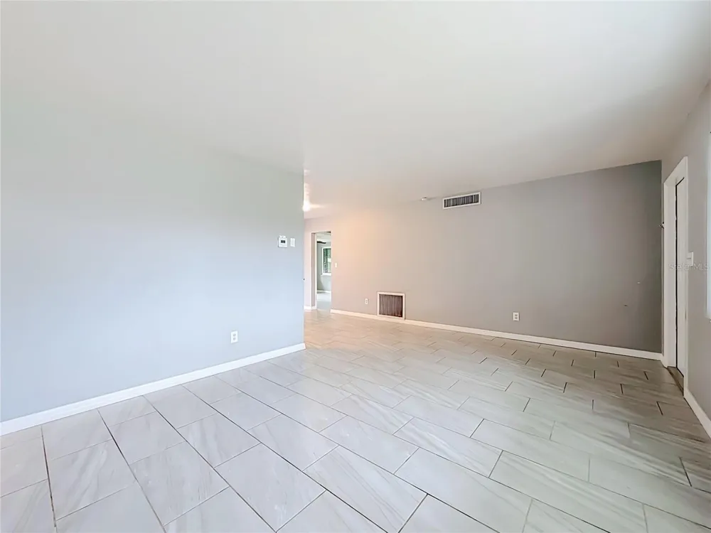 890 7TH AVENUE NE Largo, FL 33770