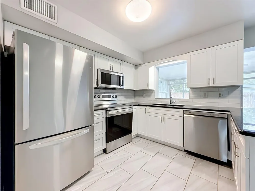 890 7TH AVENUE NE Largo, FL 33770