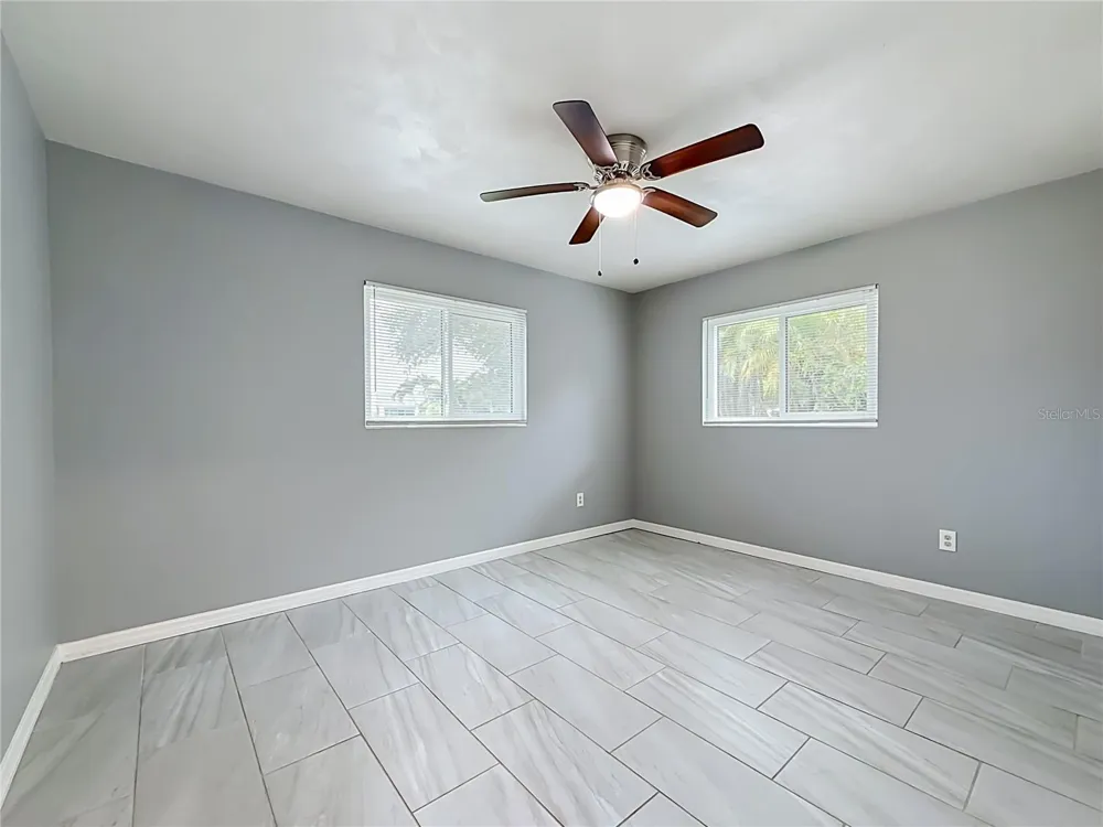 890 7TH AVENUE NE Largo, FL 33770