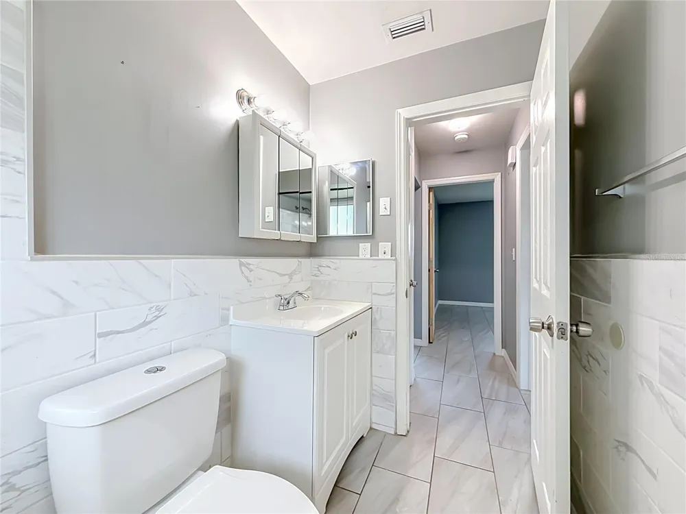 890 7TH AVENUE NE Largo, FL 33770