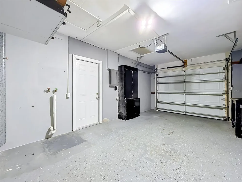 890 7TH AVENUE NE Largo, FL 33770