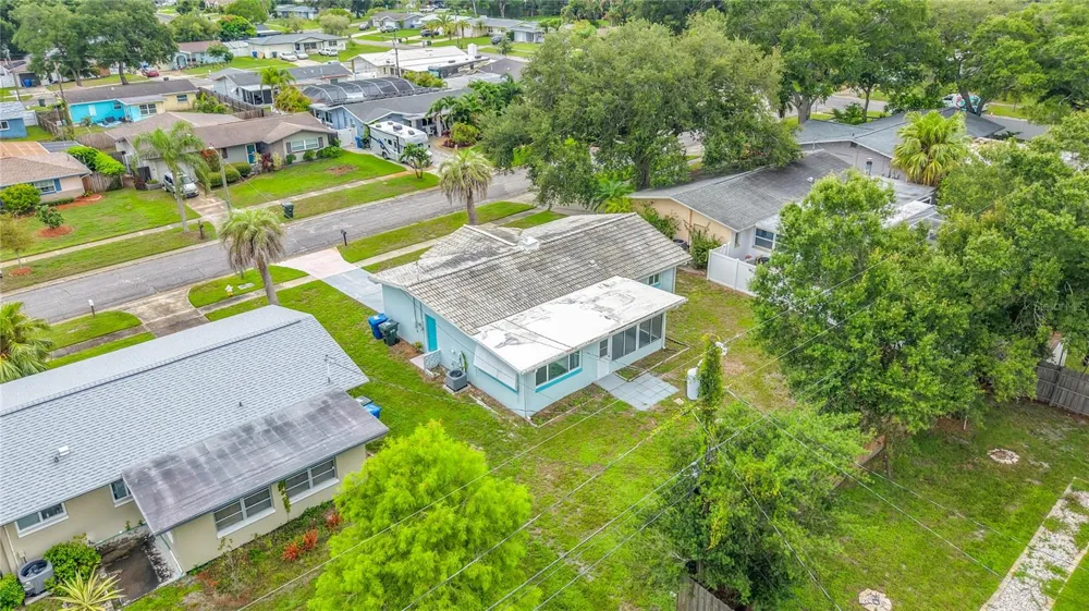 890 7TH AVENUE NE Largo, FL 33770