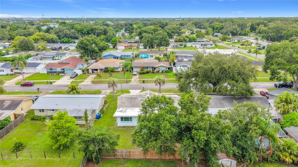 890 7TH AVENUE NE Largo, FL 33770
