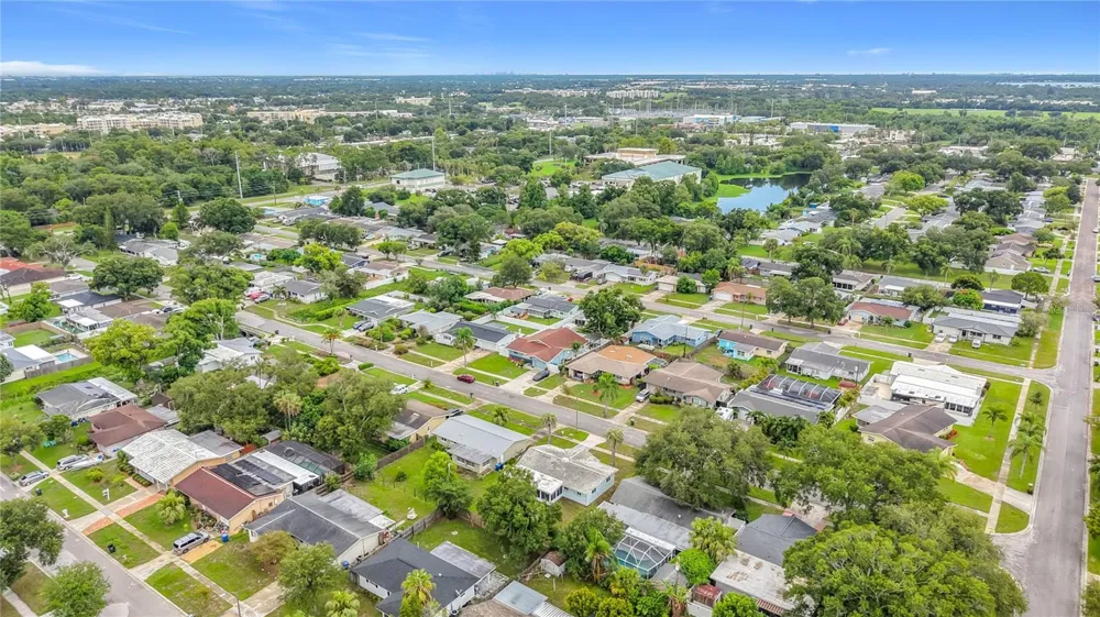 890 7TH AVENUE NE Largo, FL 33770