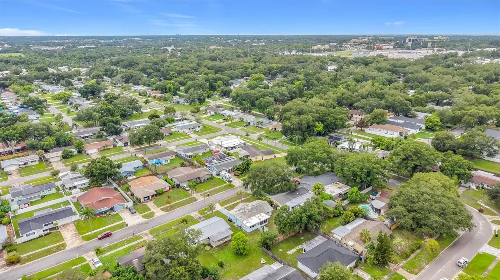 890 7TH AVENUE NE Largo, FL 33770