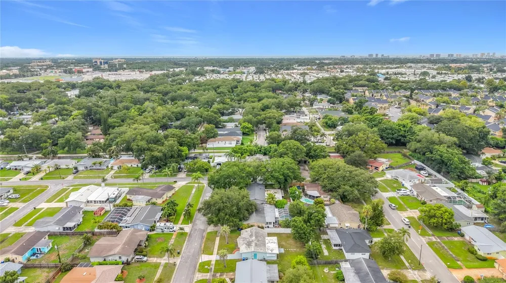 890 7TH AVENUE NE Largo, FL 33770