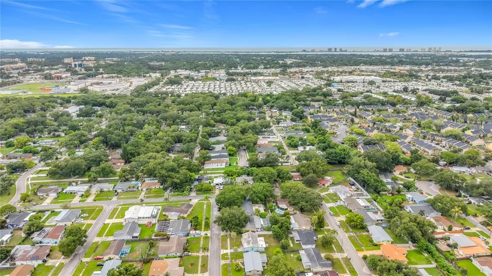 890 7TH AVENUE NE Largo, FL 33770
