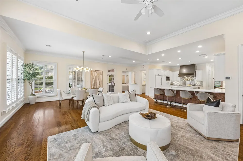 223 Heritage Oaks Lane Houston, TX 77024