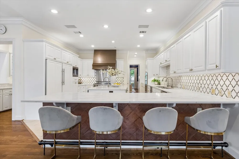 223 Heritage Oaks Lane Houston, TX 77024