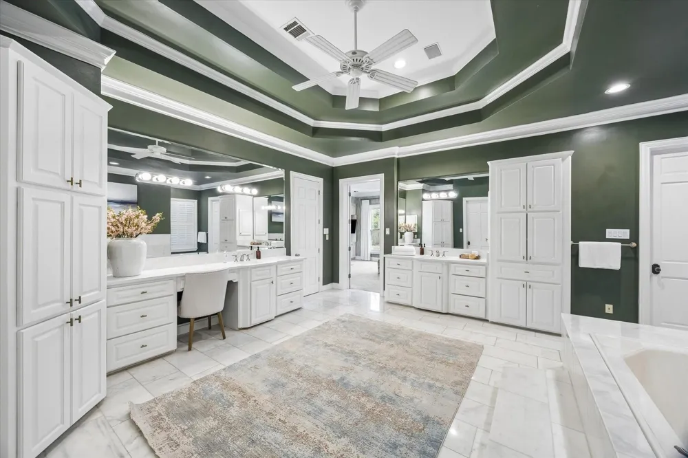 223 Heritage Oaks Lane Houston, TX 77024