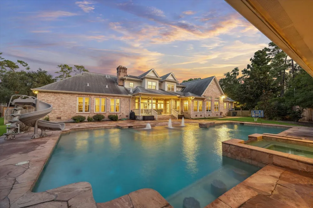 223 Heritage Oaks Lane Houston, TX 77024
