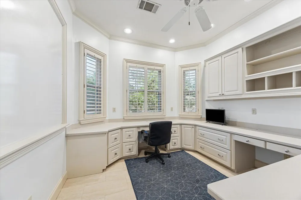 223 Heritage Oaks Lane Houston, TX 77024