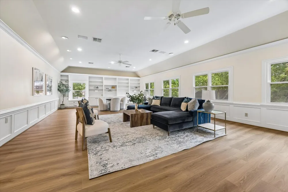 223 Heritage Oaks Lane Houston, TX 77024